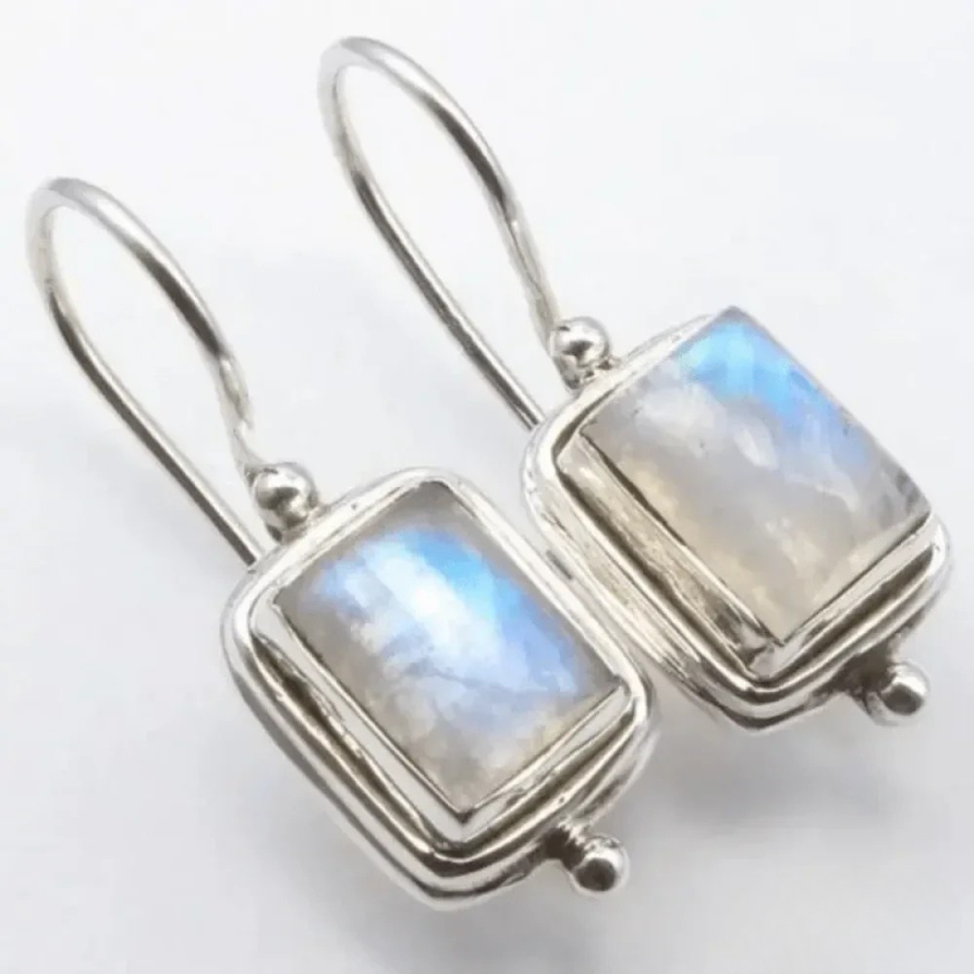 Opaline Charm Vintage Square Stud Earrings