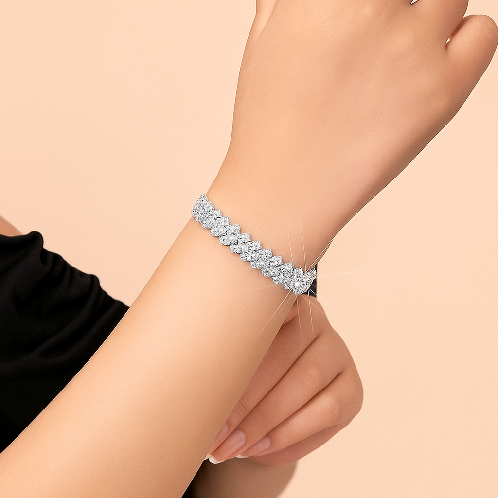 Diamond-Cut Bracelet with Synthetic Stones - Twisted Water Claw Chain