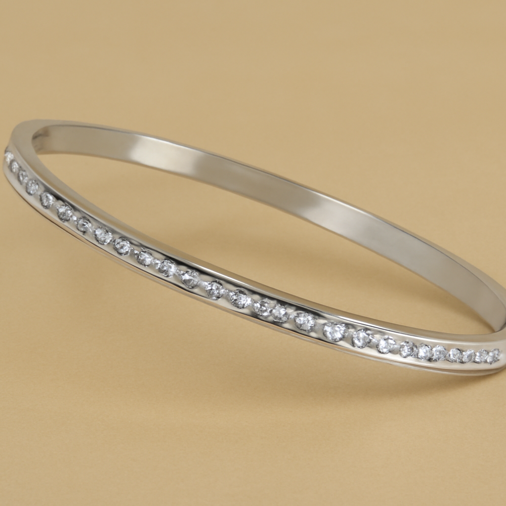 Stylish plastic wristband for casual outfits - Unisex