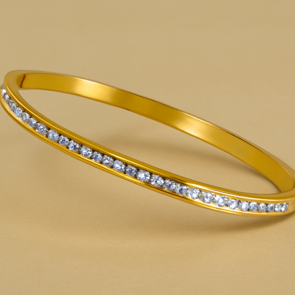 Stylish plastic wristband for casual outfits - Unisex