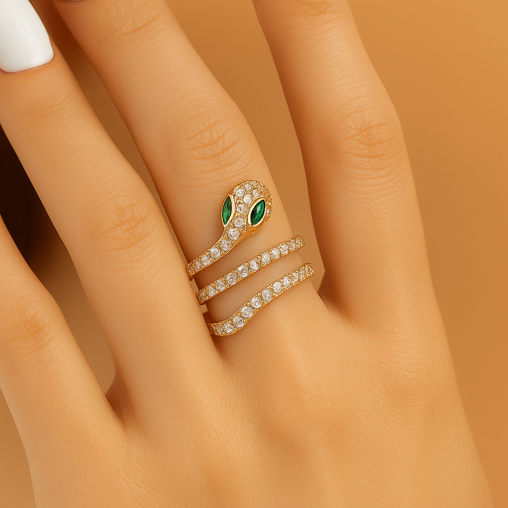 Luxury snake ring in gold with two-tone design