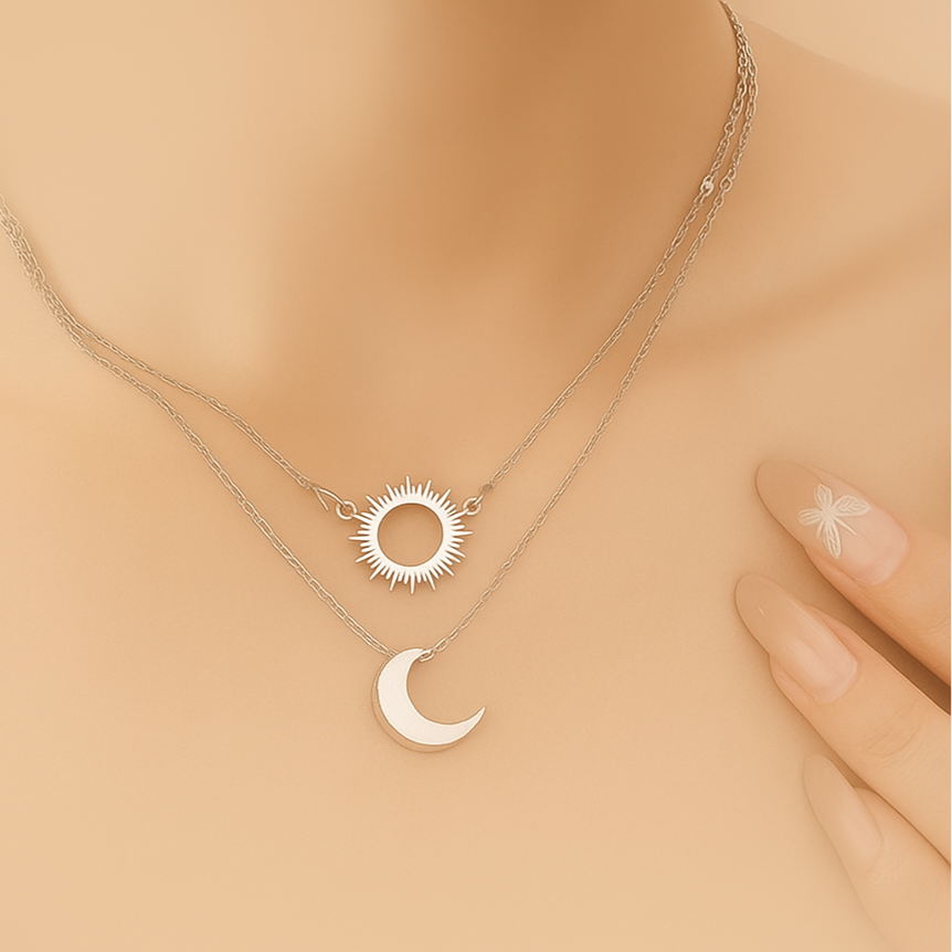 2pcs Elegant Sun & Moon Pendant Necklace Set
