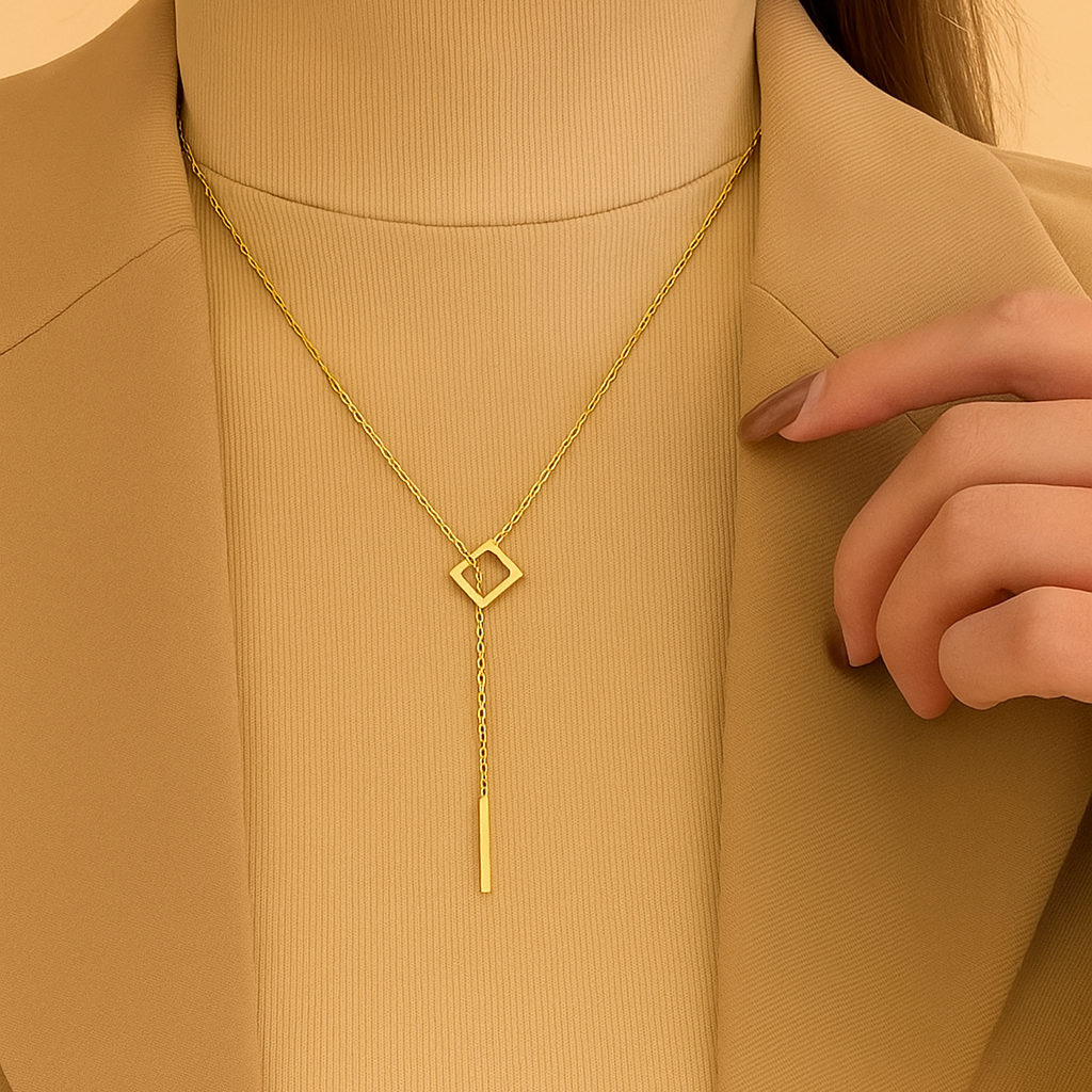 Square necklace with mesh motif - gold-colored