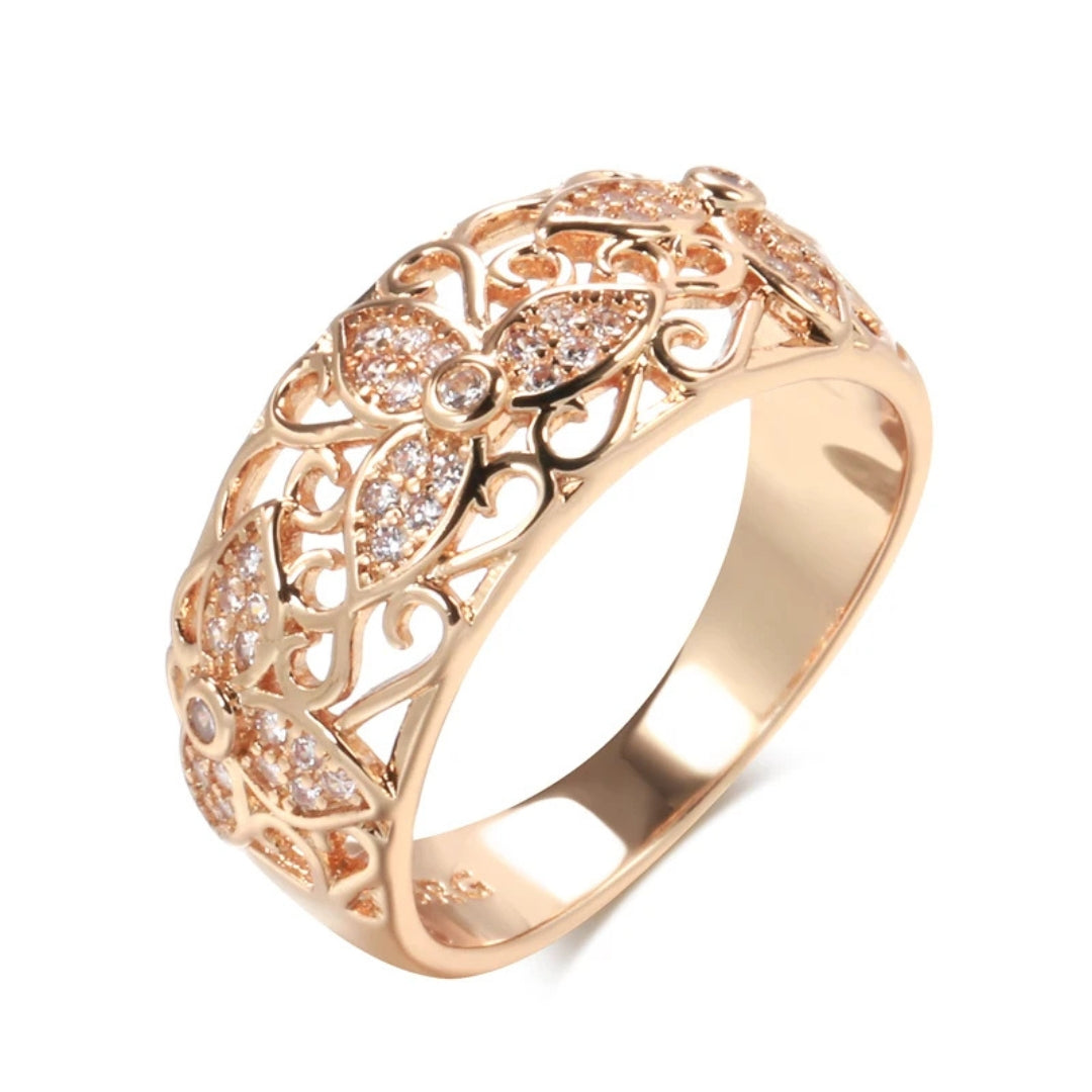 Radiant Hollow Gold Ring – Elegant and Timeless