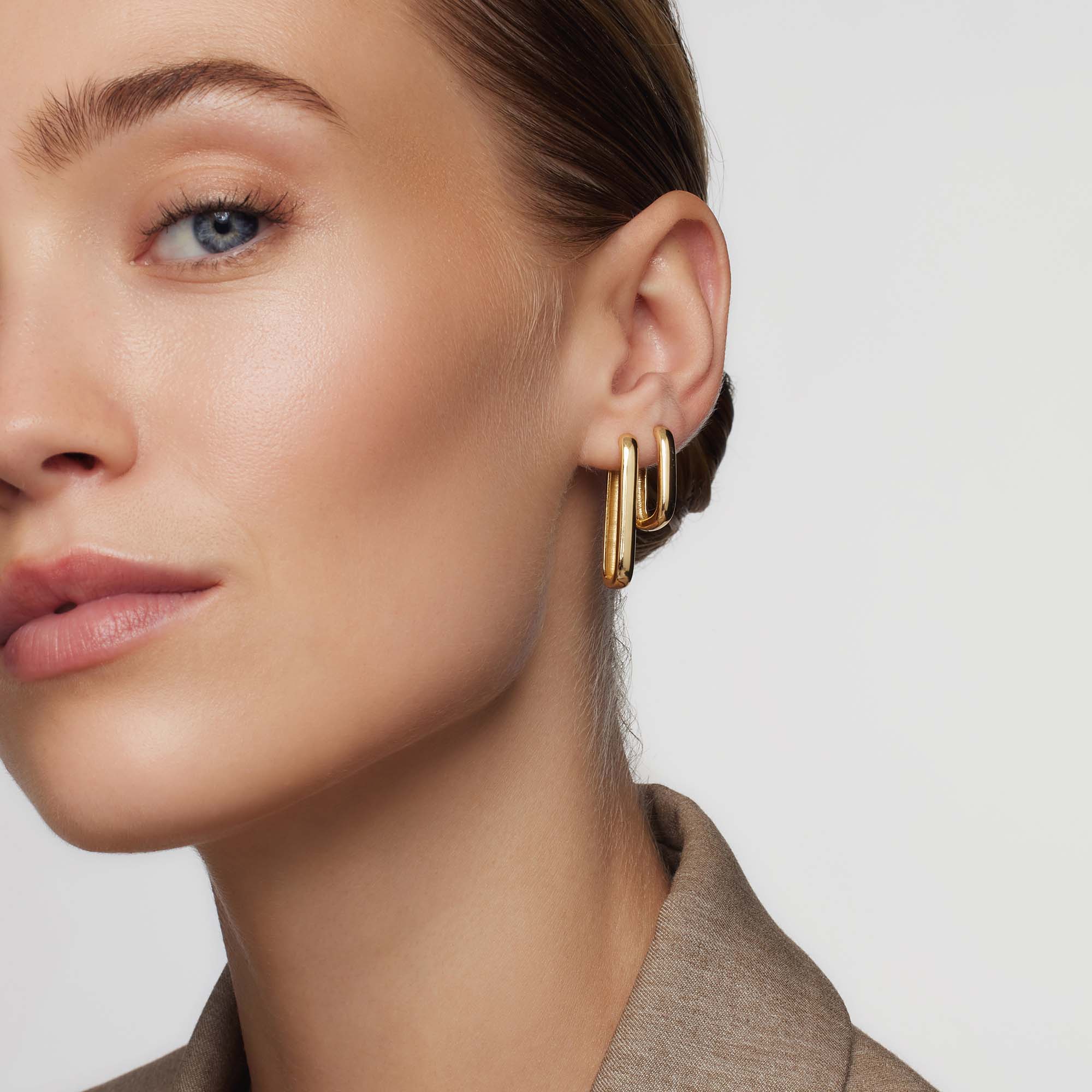 The Iconic Hoops – Oversized Elegance in 18k Gold