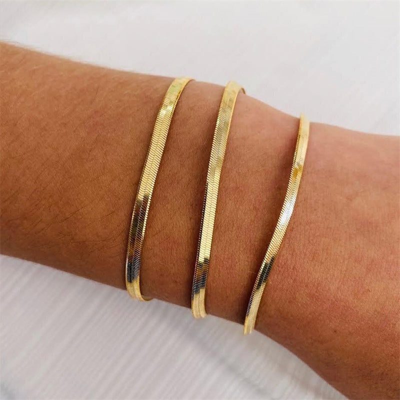 Stella Luxe: Herringbone Chain Bracelet