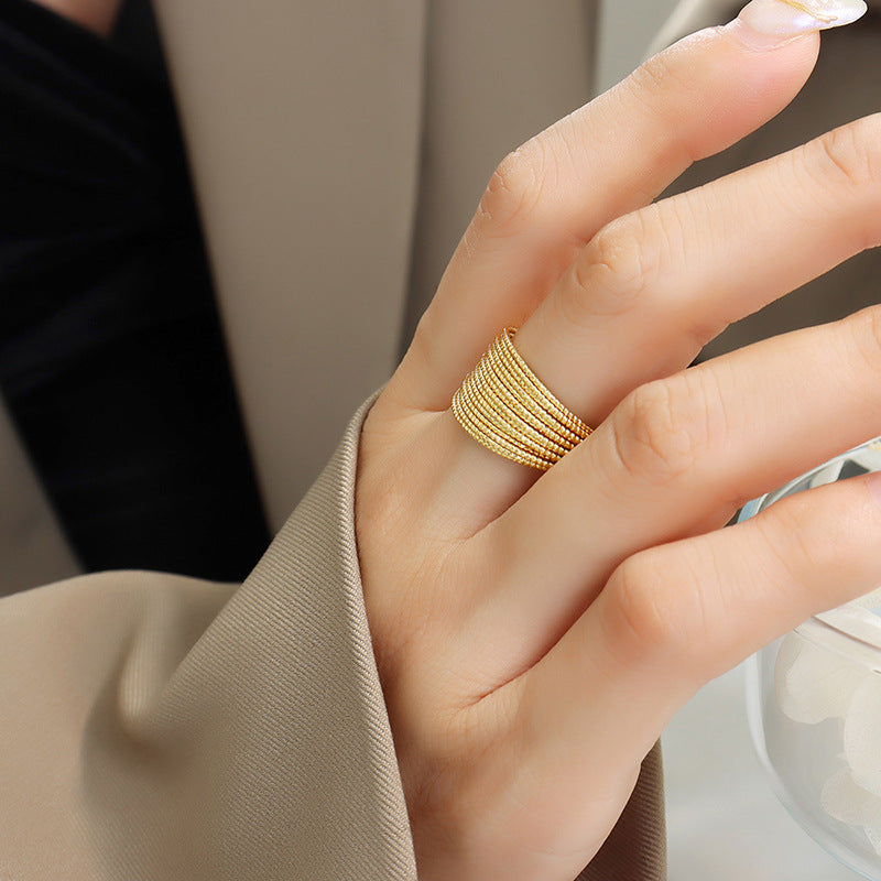 Vera Gold Ring with Open Tip