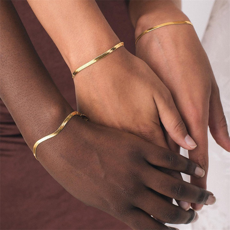 Stella Luxe: Herringbone Chain Bracelet