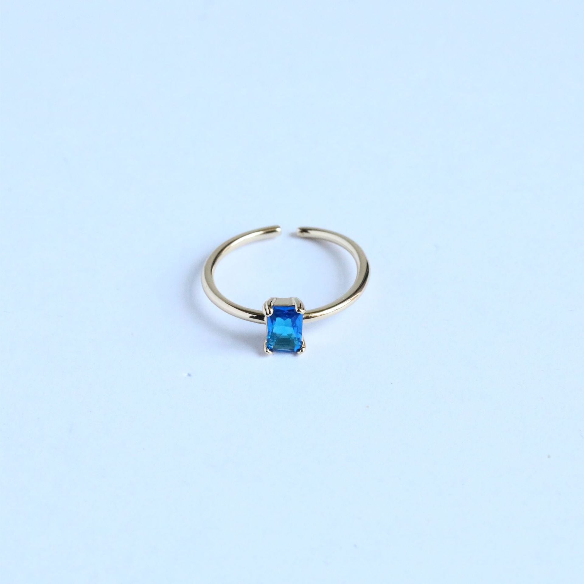 Elegant vintage birthstone ring