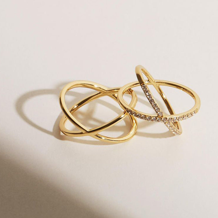 Eva's gold ring