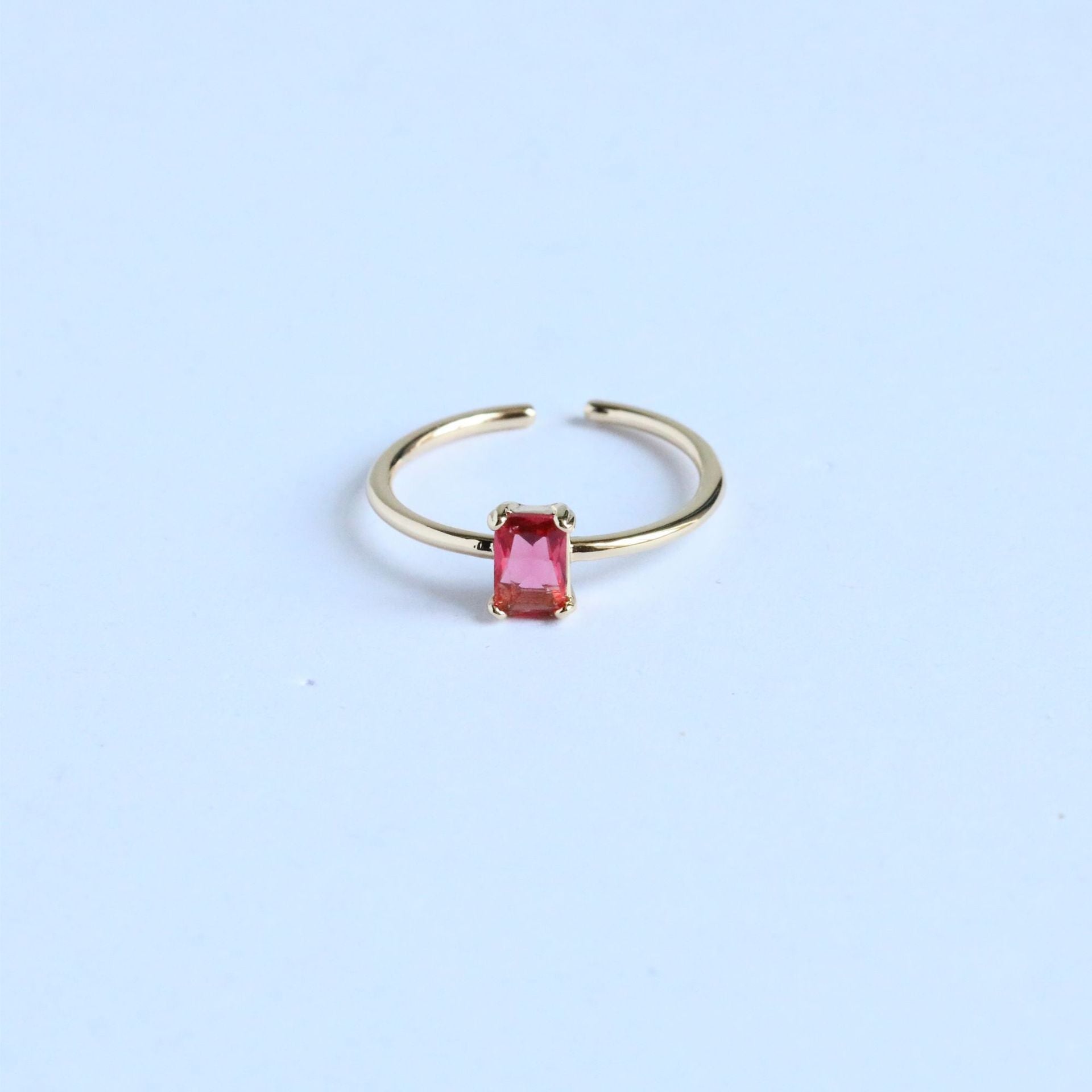Elegant vintage birthstone ring