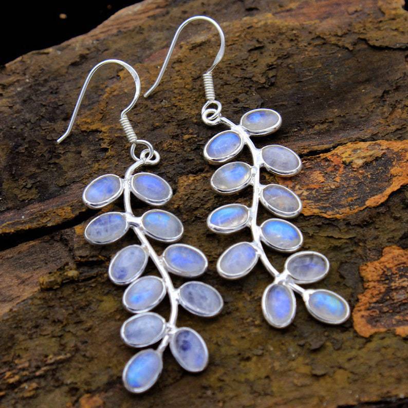 Lunar Glow – Mystic Moon-Inspired Earrings