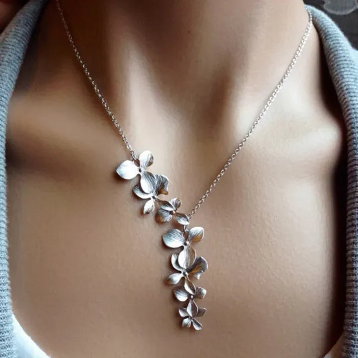 Timeless Floral Necklace in Sterling Silver