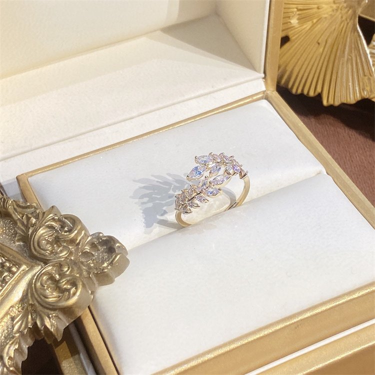 Wreath of Light: Gold-Plated Zirconia Ring