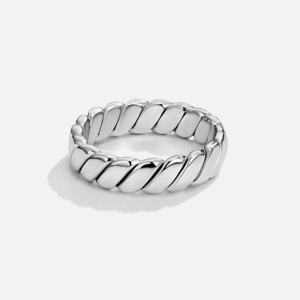 Calira - Twisted infinity Silver Ring