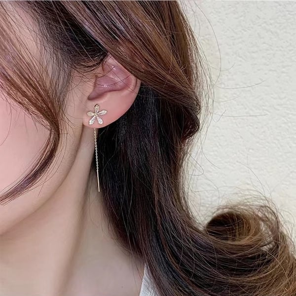 Shiny diamond flower earrings