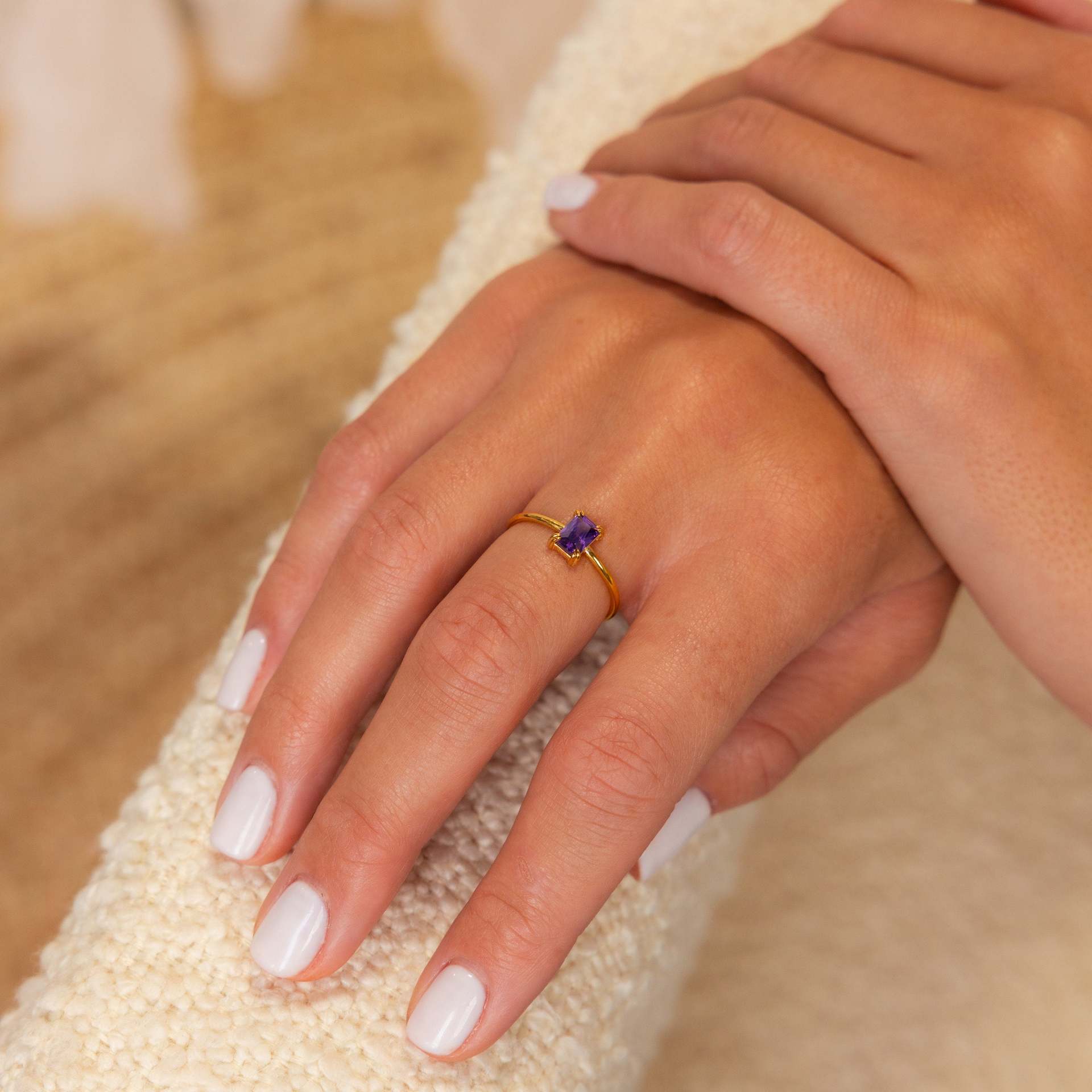 Elegant vintage birthstone ring