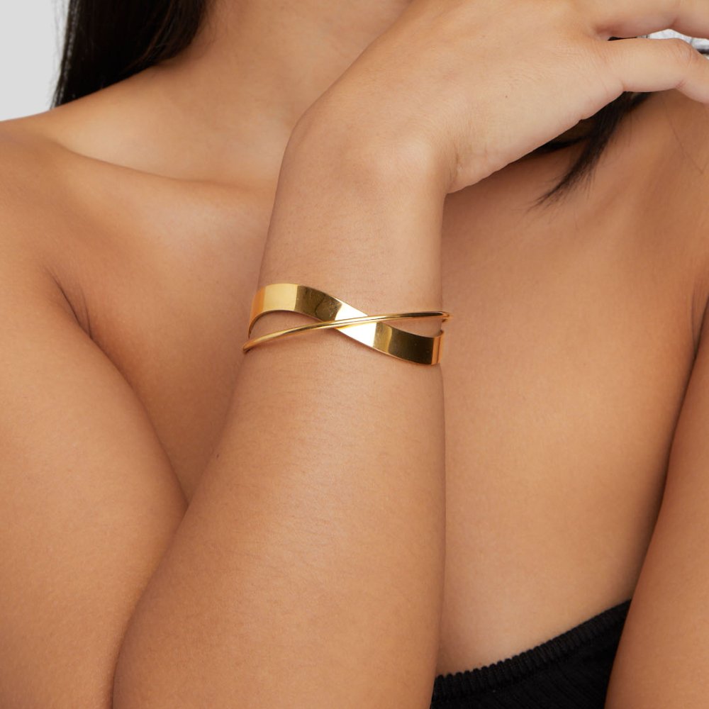 Eve - Unique Gold Bangle