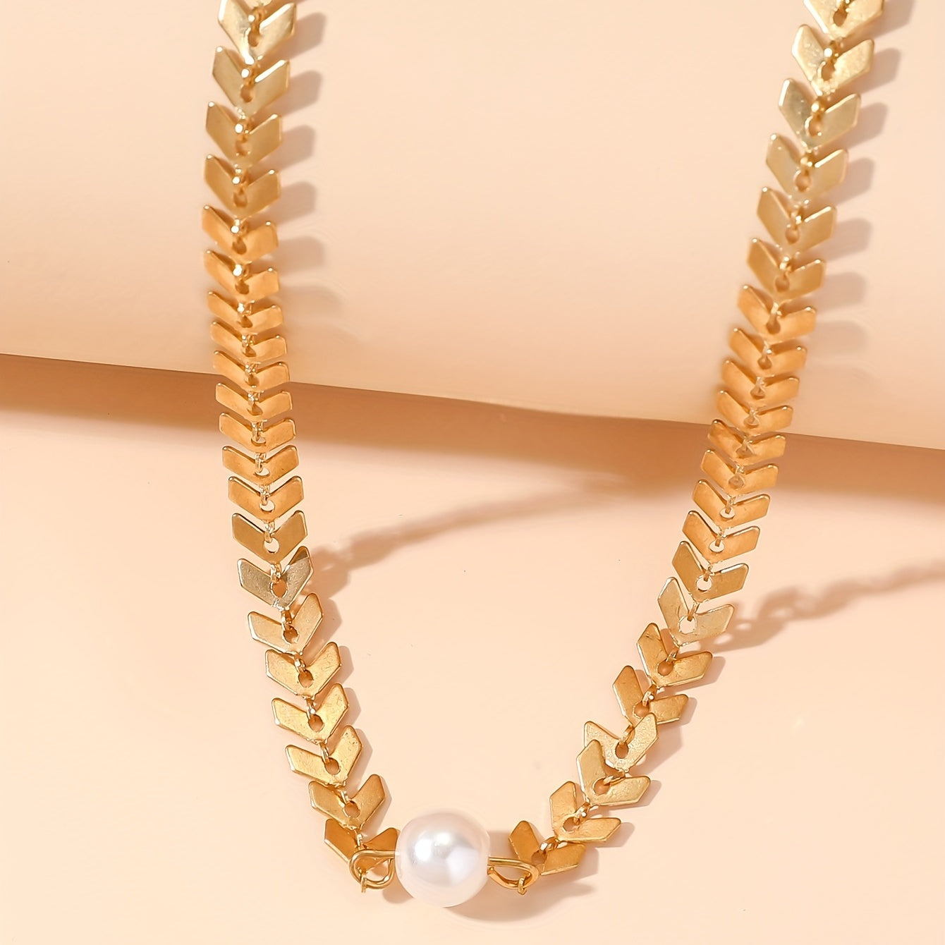 Golden Serenity Elegant Leaf & Pearl Necklace for Casual to Chic Looks