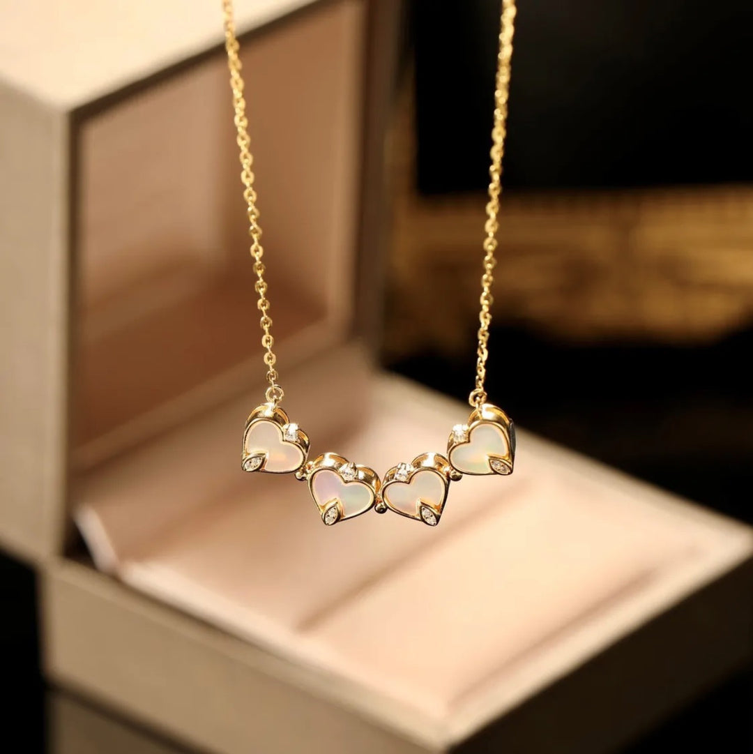 Euphony Clover: Elegant Pendant Necklace