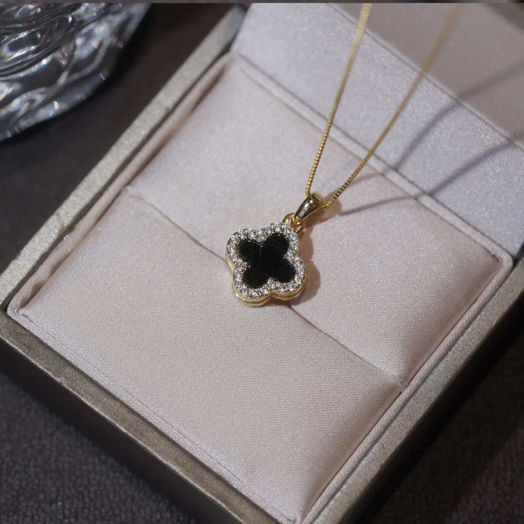 Gold plated inlaid four-leaf clover necklace