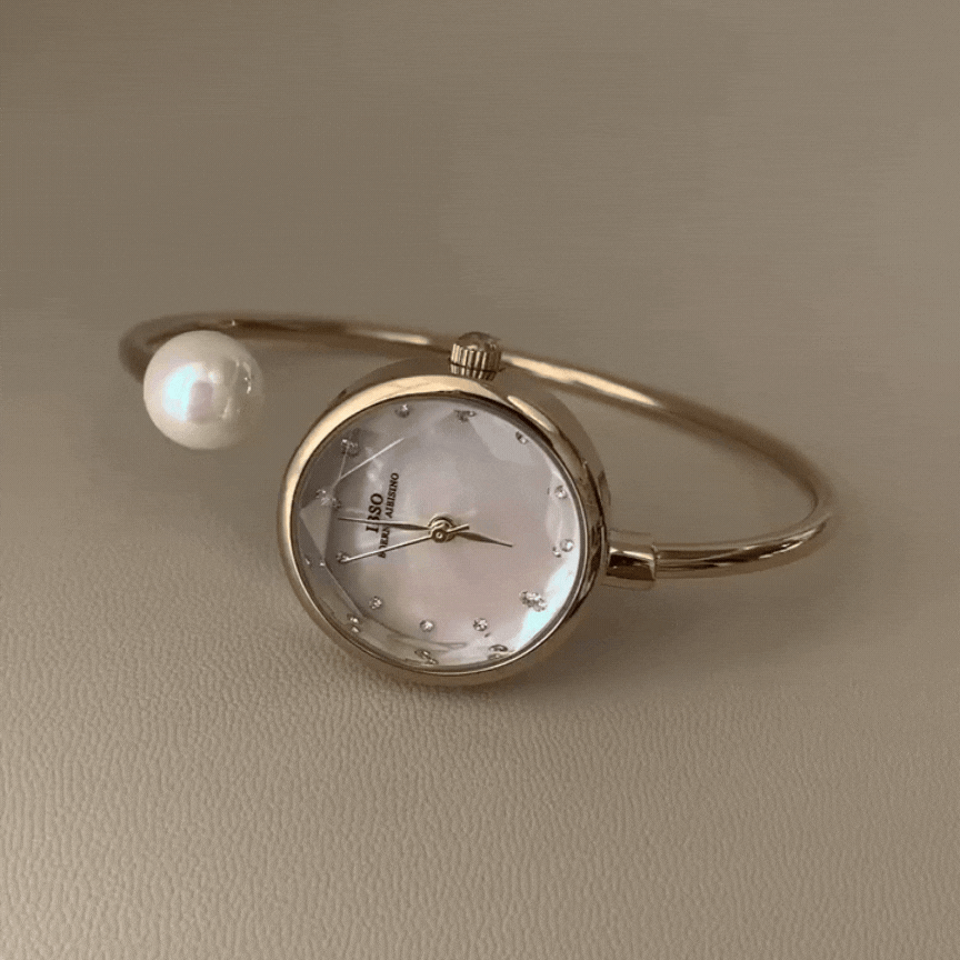 French Pearl – Luxe Gold Bangle Quartz Watch