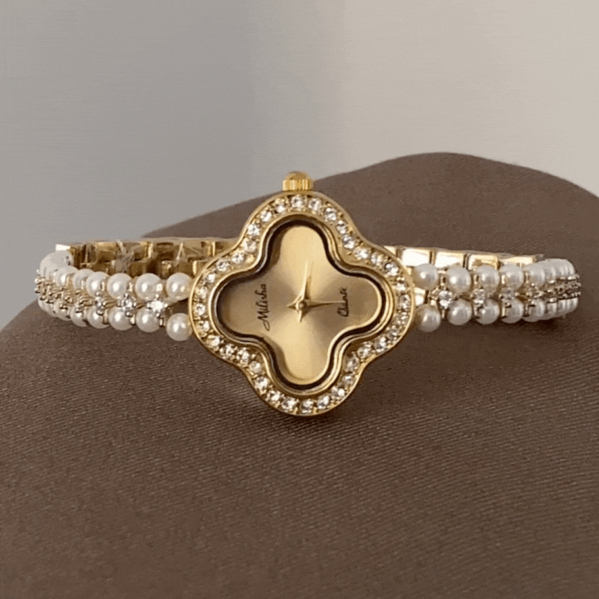 Mother-of-Pearl Clover Watch – Gold Case with Elegant Pearl-Inspired Bracelet
