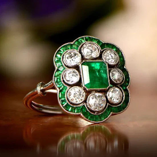 Emerald Ring with Antique Detailing