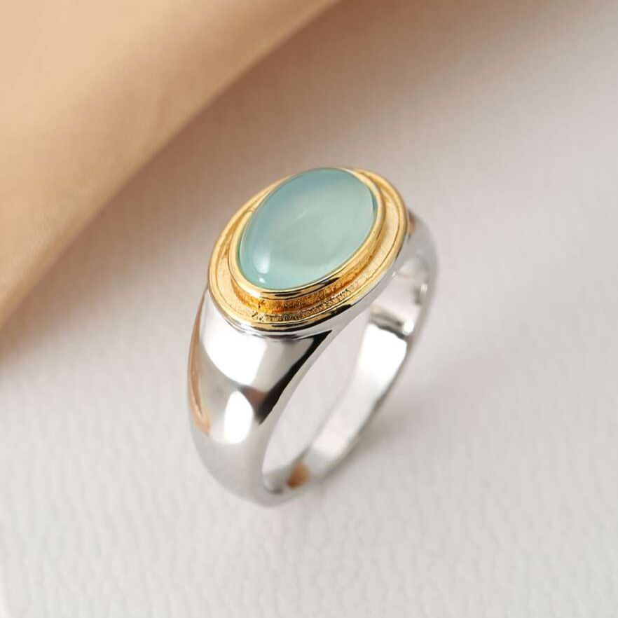 Grace - Vintage Ring with Moonstone