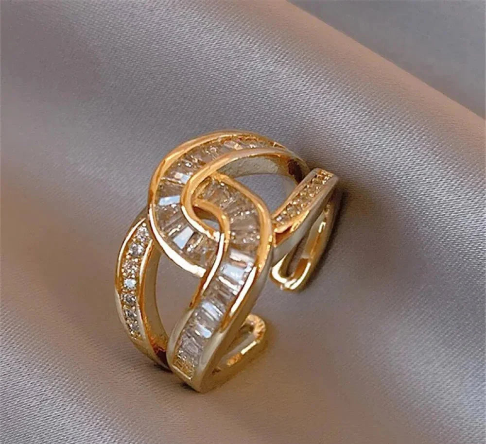 Timeless Knot Ring in Polished Finish