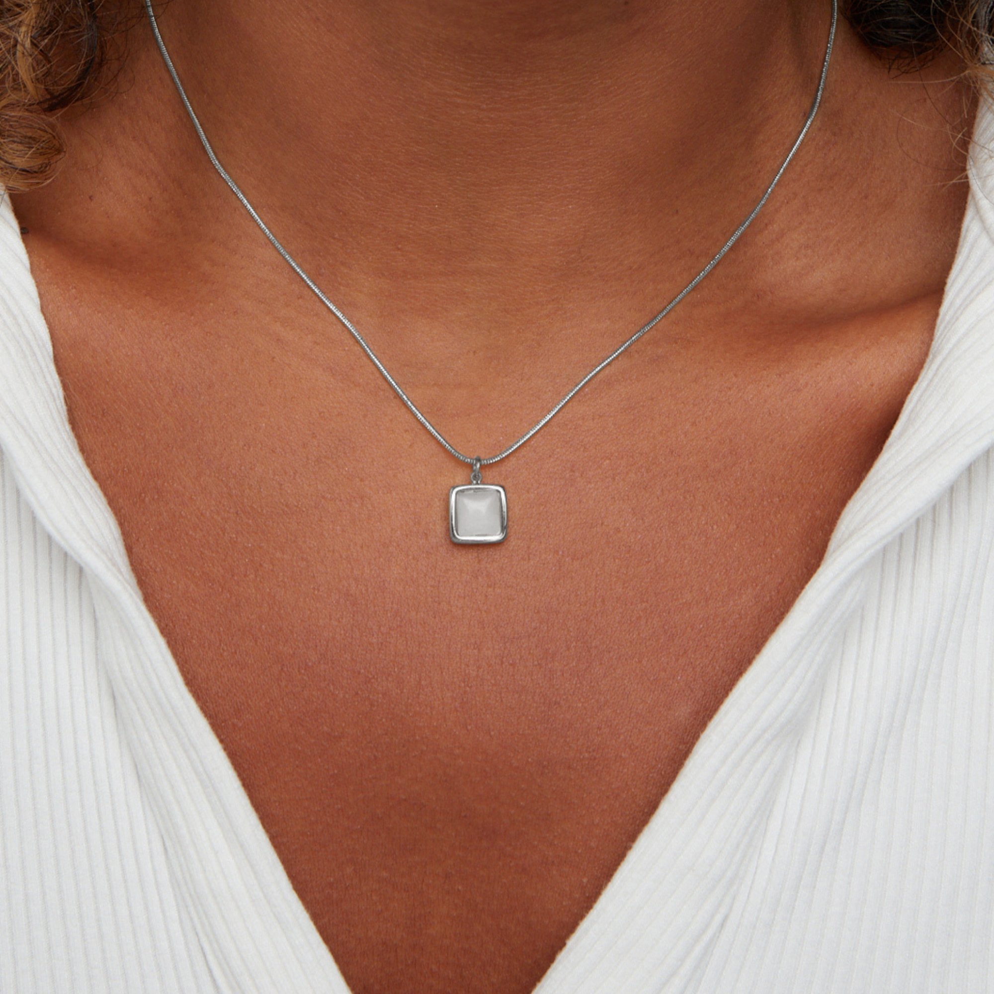 Riva - Moonstone Pendant Necklace